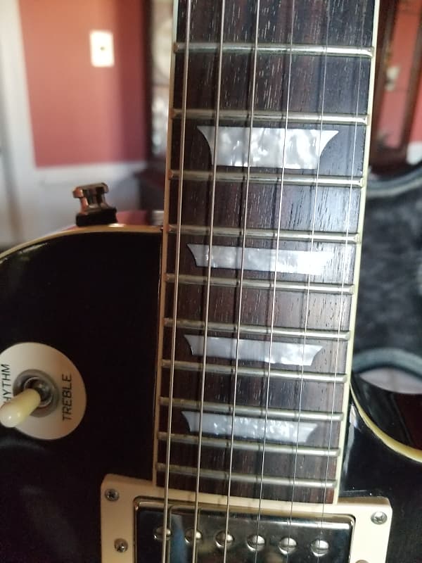Epiphone Les Paul Tribute Guitar