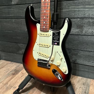Fender American Ultra Stratocaster Rosewood Fingerboard Electric Guitar Ultraburst image 3