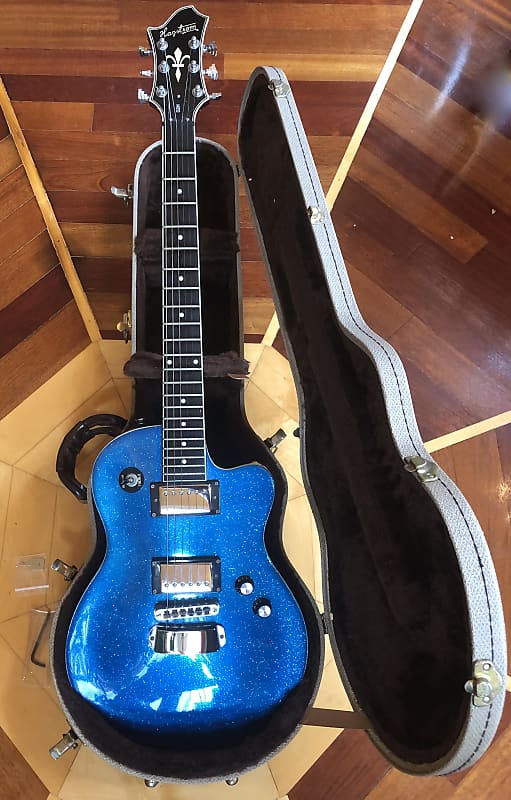 MINT! HAGSTROM D2H DELUXE LIMITED EDITION ELECTRIC GUITAR BLUE SPARKLE w/  HARD CASE