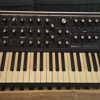 Moog Sub 37 Tribute Edition 2010s Black