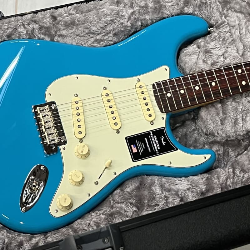 Photos - Guitar Fender   American Professional II Stratocaster RW Miami Blue Miami Blue  2021
