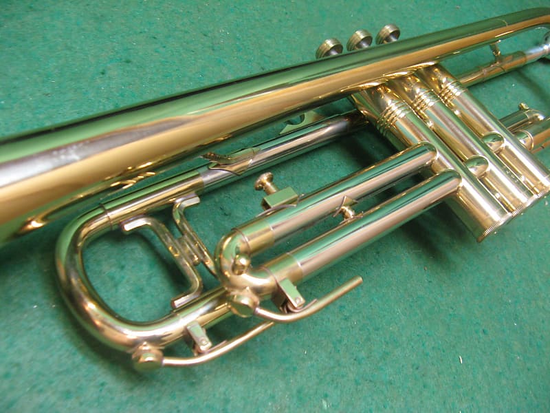 Huttl Line 800 Trumpet - Excellent & Refurbished - Protec Case & 7C  Mouthpiece