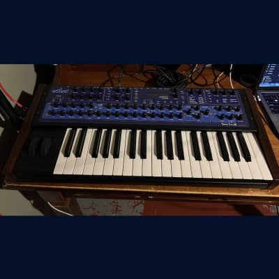 Dave Smith Instruments Mono Evolver 32-Key Monophonic Synthesizer 2006 - 2010 - Blue with Wood Sides image 1