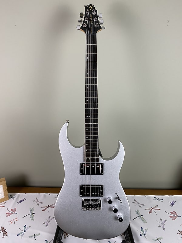 Greg bennett online interceptor electric guitar