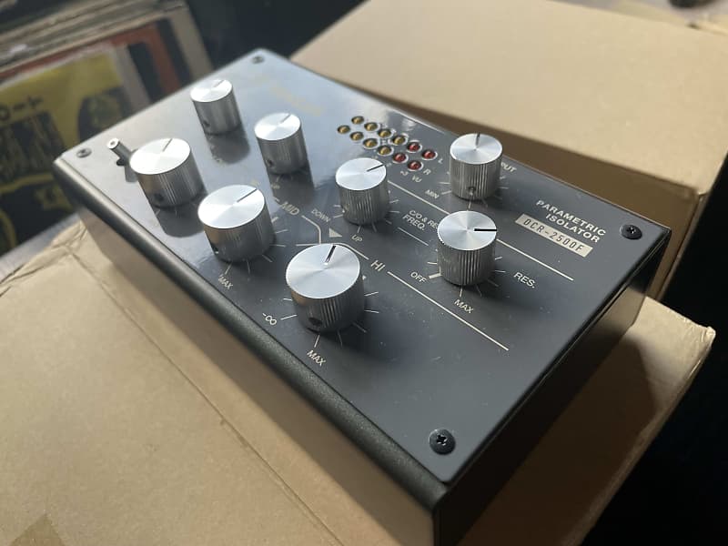 DJ機材 Vestax DCR-2500F PARAMETRIC ISOLATOR Vestax DCR-2500F Parametric Isolator Filter Effects for DJ