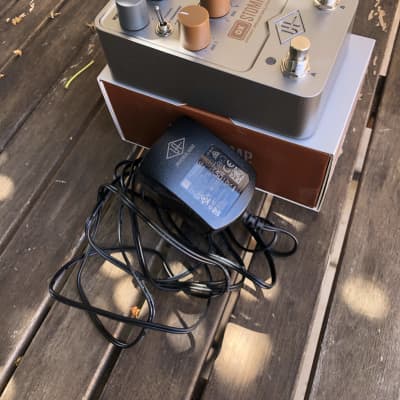 Universal Audio OX Stomp Dynamic Speaker Emulator + additional original power supply image 6