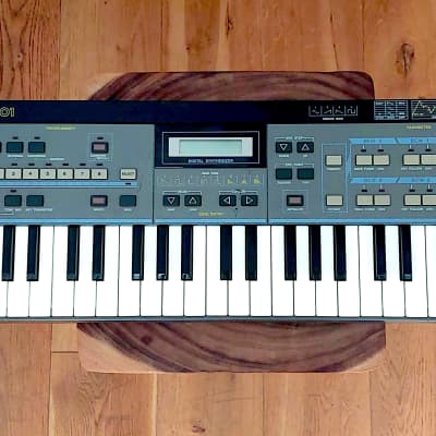 Casio CZ-101 - Polyphonic Multi-Timbral 8 Stage Envelope 1985 Keyboard Synth EXC