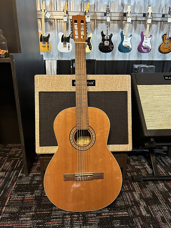 Used La Patrie Collection classical w/case Reverb