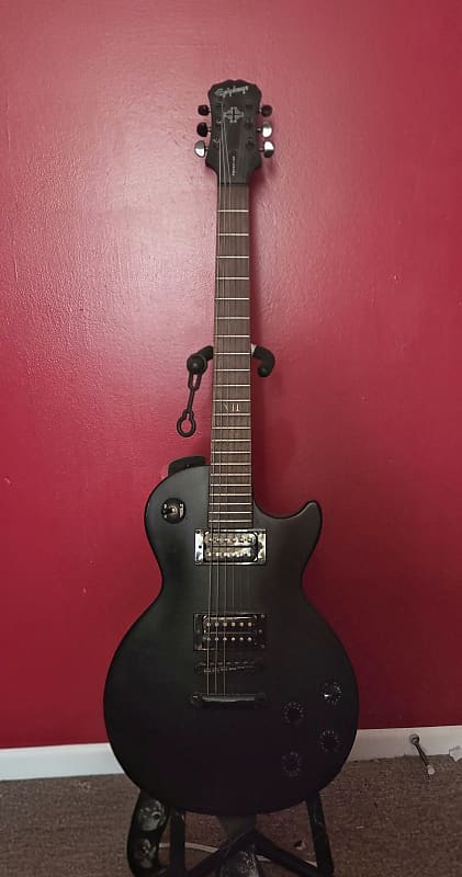 ギター Epiphone Goth Les Paul Studio BlackSatin Epiphone Goth Les Paul Studio Pitch Black – Chicago Music