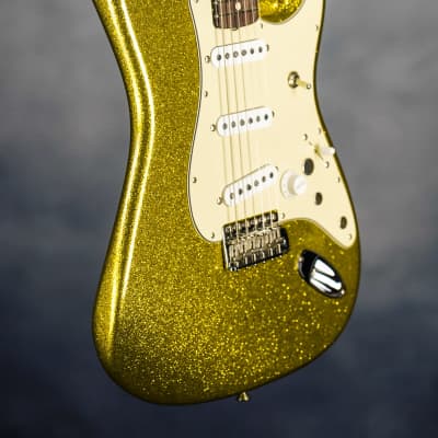 Dick Dale Stratocaster, Rosewood Fingerboard, Chartreuse Sparkle image 4