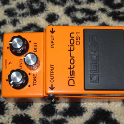 new (display case piece) A+ BOSS DS1 Distortion (2021 cur ver) +battery & strings (NO box, NO paperwork) image 10