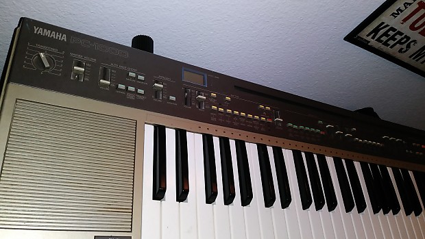 Yamaha Portasound PC-1000 Vintage Keyboard Synth 1980s