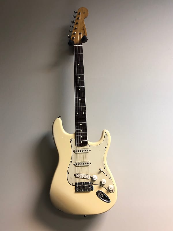 Fender Stratocaster クリーム Fender Stratocaster 90's Cream | Reverb