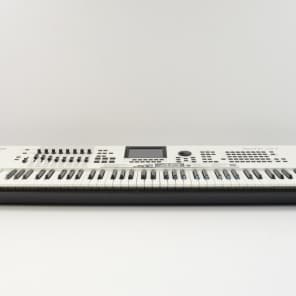 Yamaha MOTIF XF7 76-Key Music Workstation Special Edition