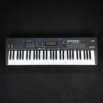 Korg Kross 2 61 Key Synthesizer Workstation