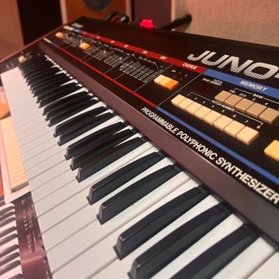 Roland Juno-60 61-Key Polyphonic Synthesizer 1982 - 1984 - Black