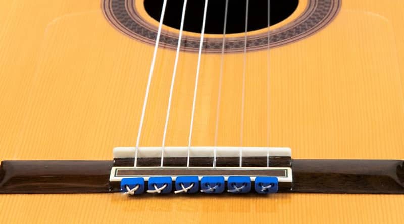 Guitar beads for nylon strings by Alba Guitar - black nylon