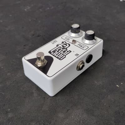 ギター Pedal pawn FUZZ Amazon.co.jp: Pedal Pawn LTD EDITION FUZZ w/NOS Telefunken