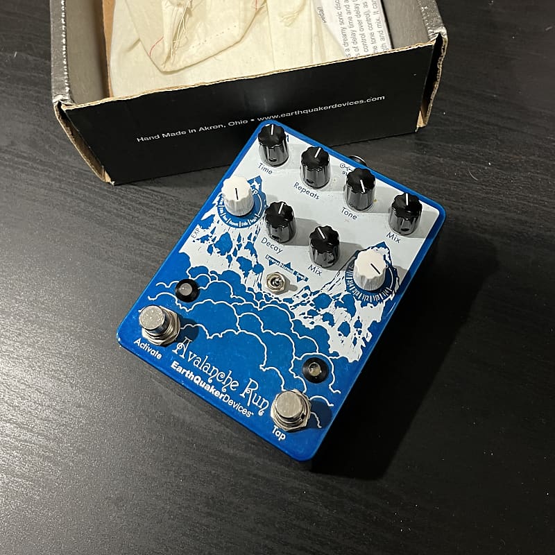 EarthQuaker Devices Avalanche Run Stereo Reverb & Delay with Tap Tempo