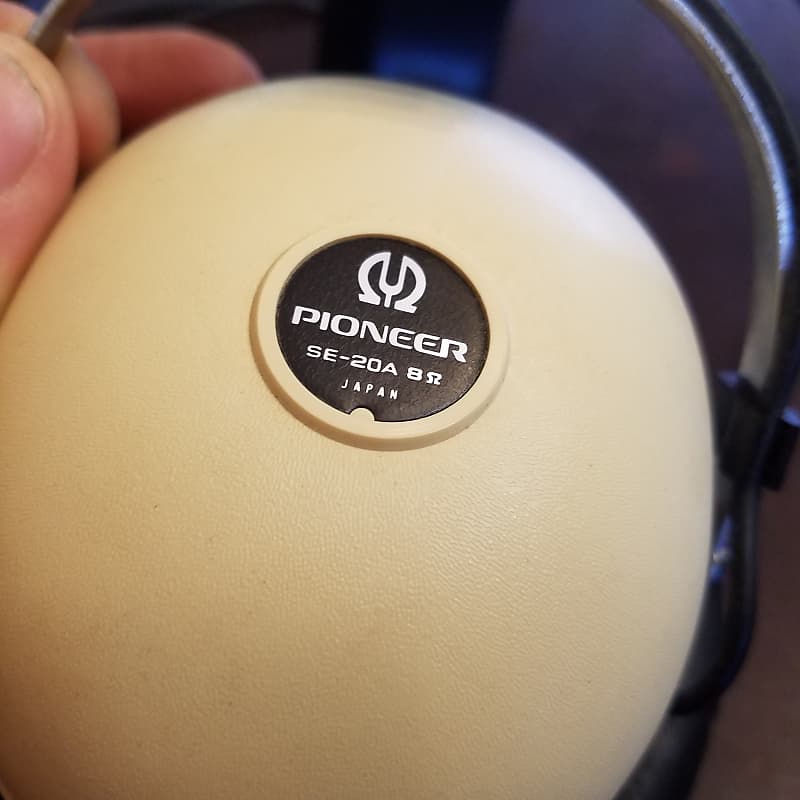 Pioneer SE-20A Ohm Japan Stereo Over Ear Headphones 1970s White  thermoplastic