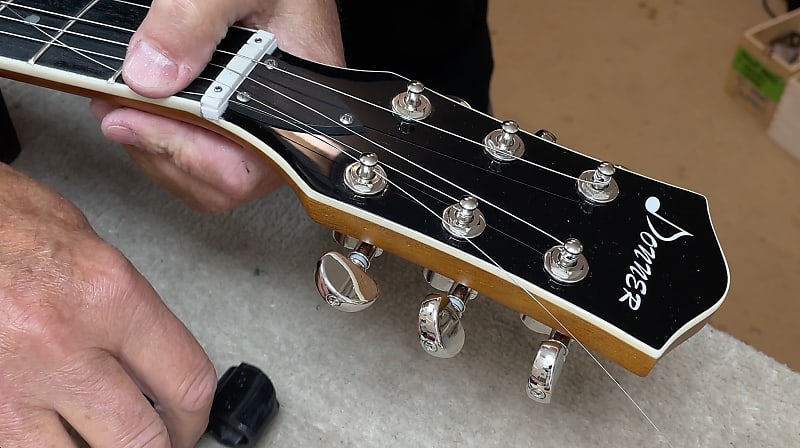 Donner DLP-124 electric guitar, excellent condition Donner DLP-124 electric guitar, excellent condition