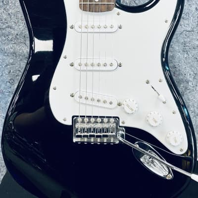 Squier Affinity Series Stratocaster with Rosewood Fretboard 2001 - 2018 Black image 2