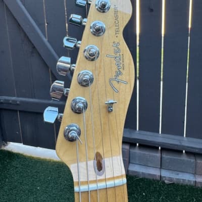 Fender American Standard Telecaster Maple Fingerboard 2-Color Sunburst 2012 image 5