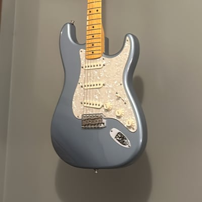 Fender American Vintage '57 Stratocaster 2000 - 2010 - Ice Blue Metallic image 5