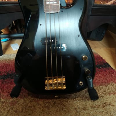 Squier 40th Anniversary Gold Edition Precision Bass 2022 - Present - Black image 2