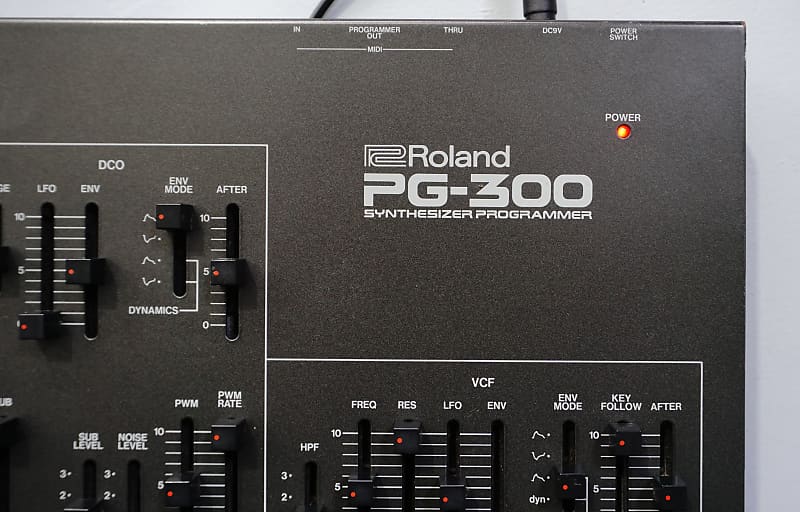 Roland PG-300 Synthesiser Programmer / MIDI Controller - Alpha Juno 1/2 &  MKS-50 | Reverb Norway