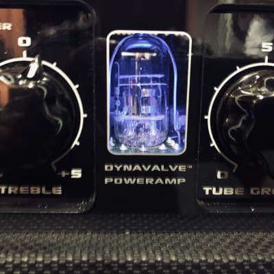 ベース Hughes&Kettner Quantum QT600 Bass Amp