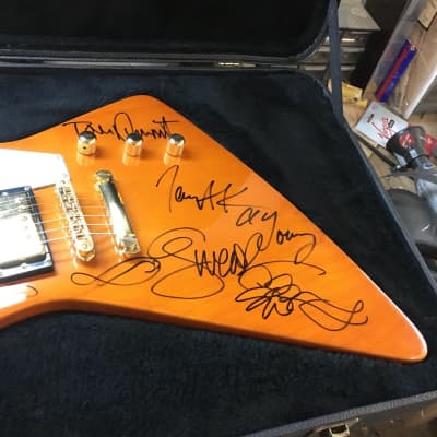 Hamer Tom Dumont Inspired Explorer style (Standard STD) signed by All four members of NO DOUBT! image 3