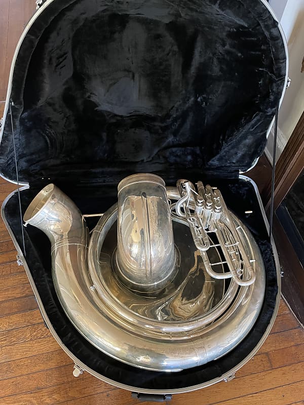 Sousaphone, 3 Valves, 26” Bell, w/ Hard Case Reverb