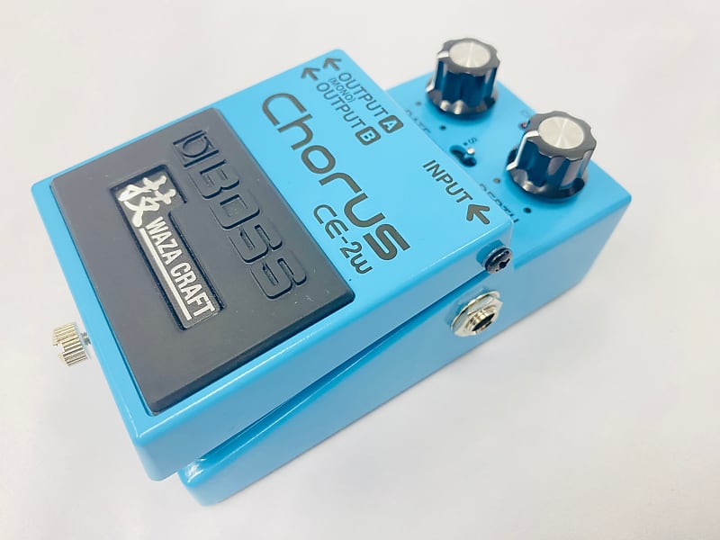 Boss CE-2W