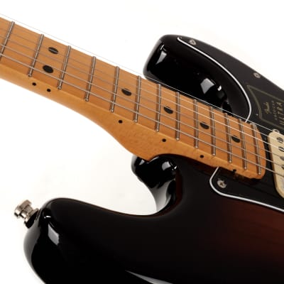 Fender American Ultra Luxe Stratocaster Maple 2-Color Sunburst image 7
