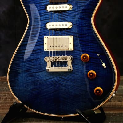 Knaggs Guitars / Influence Series Kenai HSS Severn head