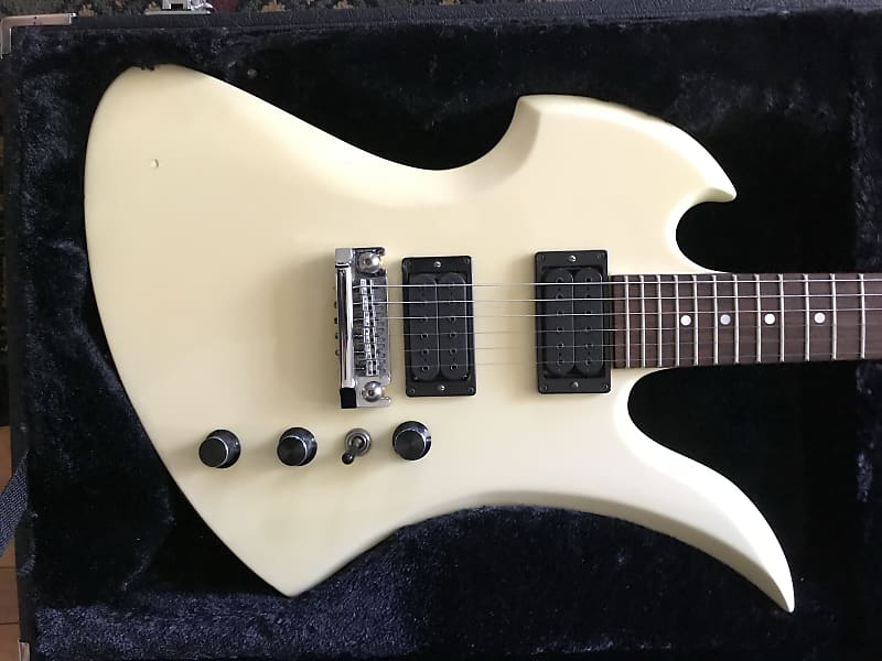 BC Rich Mockingbird 1982 Offwhite, faded Reverb