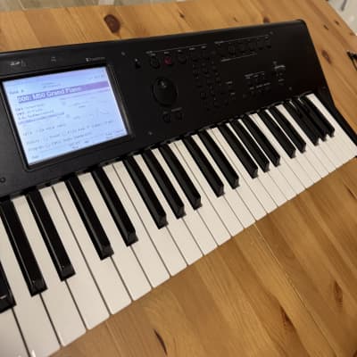 Korg M50 61-Key Music Workstation Keyboard 2000s - Black