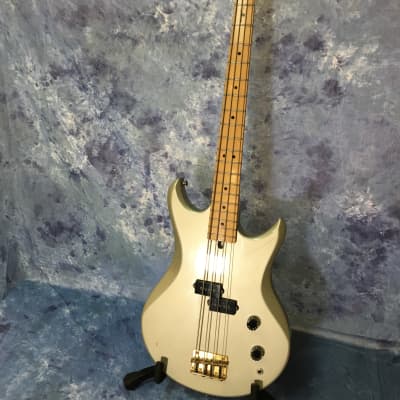 Vantage Avenger Bass  1980's Silver with case image 2