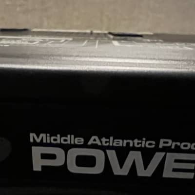 MIDDLE ATLANTIC PRODUCTS POWER CENTER WITH LIGHT image 3
