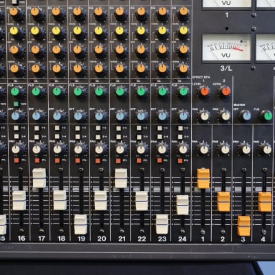 Tascam M-224 80's Vintage 24 Channel Analogue Mixer - 240V