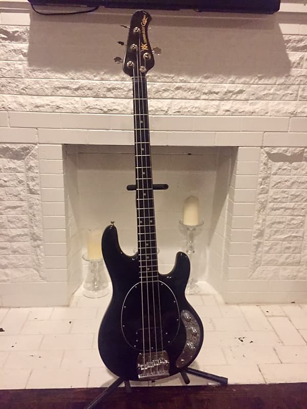 Music Man Cutlass 1 Bass graphite neck 1983 Black