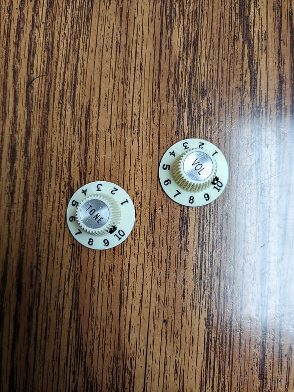 Fender Pure Vintage '65 Jazzmaster Witch Hat Knobs Aged Reverb