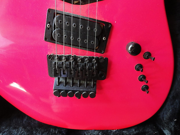 80’s Kramer ボディー ピンク Vintage 1980 Kramer 100ST HOT PINK Electric Guitar