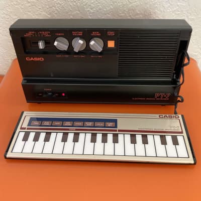 Casio PT-7 29 Key Ribbon Touch Mini Synthesizer 1982 - 1984 - Black