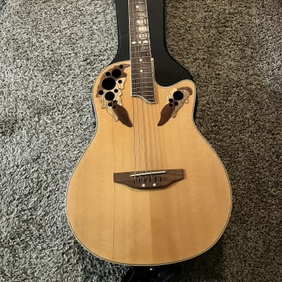 Ovation CC257 Celebrity Deluxe