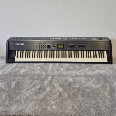 Roland RD-700 - Digital Stage Piano (Read Description)