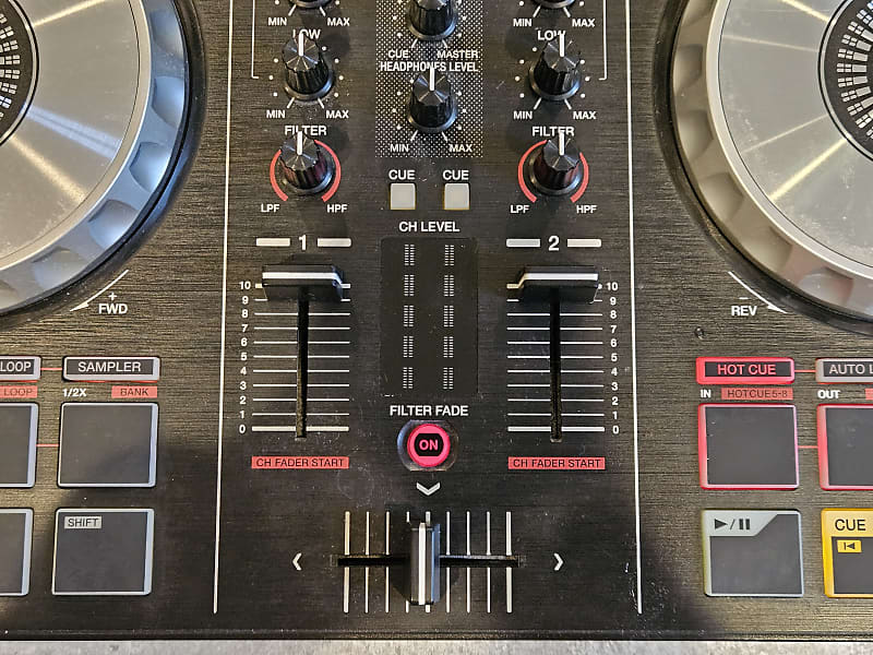 Pioneer DDJ SB2 DJ Controllers for Serato