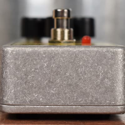 Electro-Harmonix EHX Soul Food Distortion Fuzz Overdrive Pedal & AC Adapter image 3