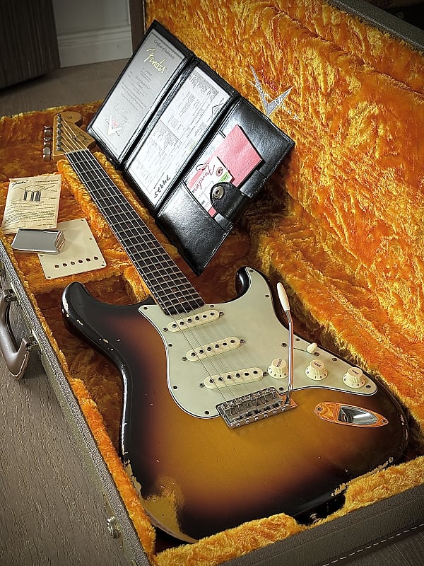 Fender Custom Shop 1960 Relic Sunburst Strat 30th
